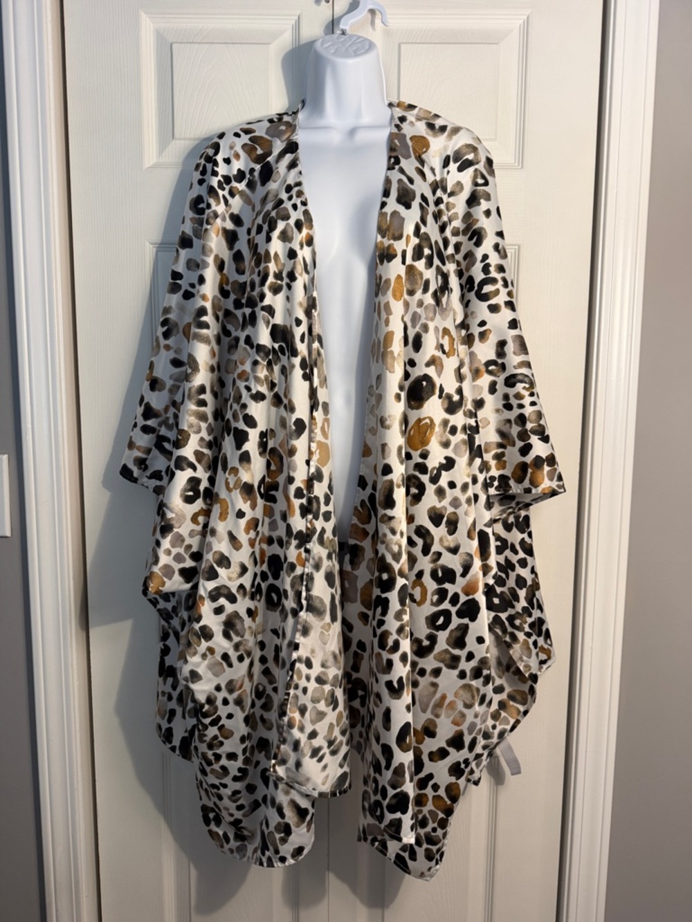 Nordstroms animal print kimono one size